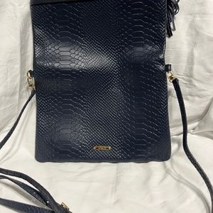 Gigi New York Women’s Carly convertible clutch with shoulder straps, navy